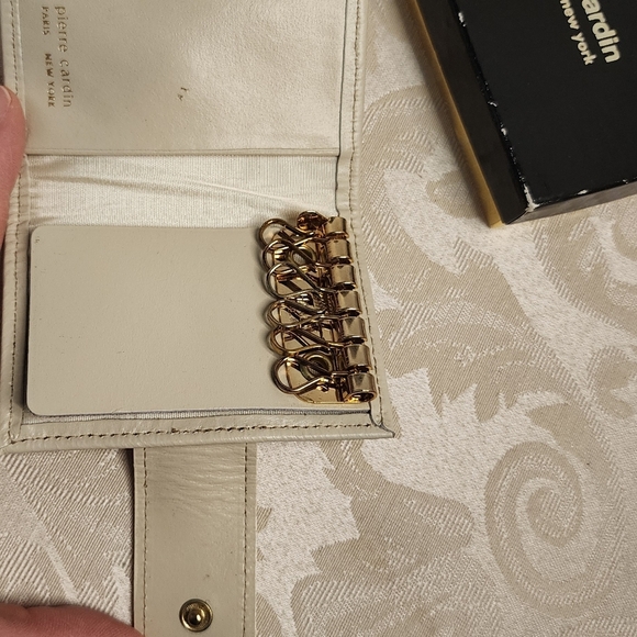 Pierre Cardin Vintage Key Holder Leather Canvas Monogram 6 Ring New in Box - Picture 5 of 8